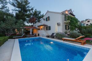 Gallery image of Holiday Home Kamenica in Mirce