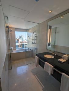 Koupelna v ubytování Luxury Address Res Dubai Marina 1BR c Frank&Frank