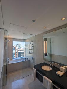 Koupelna v ubytování Luxury Address Res Dubai Marina 1BR c Frank&Frank