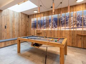 Biliardový stôl v ubytovaní Moose Lodge