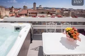 Φωτογραφία από το άλμπουμ του "Bea's Terrace" - Private Jacuzzi and panoramic rooftop in the City Centre στο Κάλιαρι