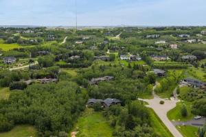 Escape to the Rockies but near Calgary Includes Free Parking and Banff Entry鸟瞰图