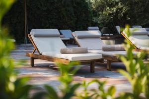 A seating area at MarePineta Resort
