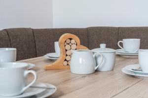 Zestaw do parzenia kawy i herbaty w obiekcie Apartments Wimpissinger