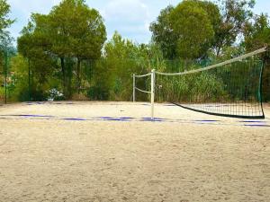 Instalaciones para jugar a tenis o squash en Les Restanques Cabrière 3123 vue mer 3 chambres o alrededores