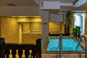 Bazén v ubytování MPM Hotel Guinness nebo v jeho okolí