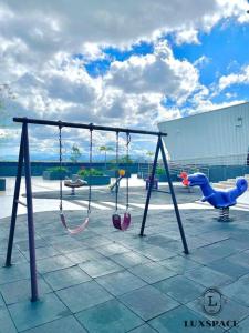 Herní místnost nebo prostor pro děti v ubytování Free Wifi Kuching Cozy Vivacity Jazz Suite Apartment + 8 fotografií