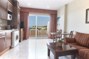 Kuchyň nebo kuchyňský kout v ubytování Sunway Playa Golf & Spa Sitges