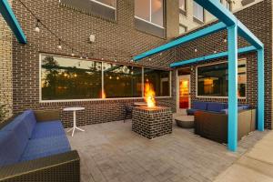 Tru By Hilton Leland Wilmington的休息区