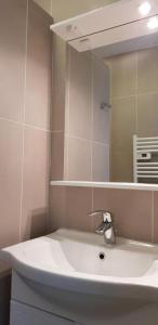 Ванная комната в Appartement front de mer avec vue et accès plage, Saintes-Maries-de-la-Mer