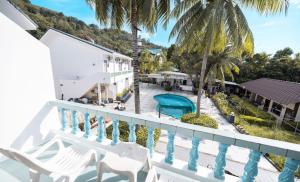 Výhled na bazén z ubytování The coconut nanai resort nebo okolí