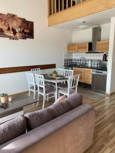 Køkken eller tekøkken på WIDOKOWY 9 dwupoziomowy SAUNA JACUZZI