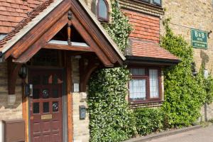 Gallery image of Oakwood Bed and Breakfast Heathrow in Hillingdon