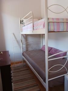 Postel nebo postele na pokoji v ubytování Vagia's Home