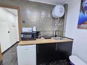 Kuchnia lub aneks kuchenny w obiekcie Apartamentos Benidorm Black
