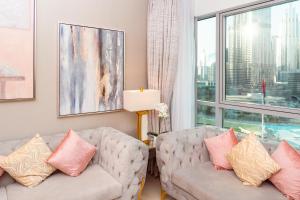 Posezení v ubytování Elite Royal Apartment - Full Burj Khalifa & Fountain View - 2 Bedrooms + 1 Open Bedroom Without Partition - Magnate