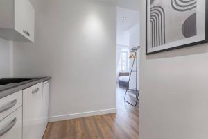 SD11 - Luxury Bright Flat 4P - Heart of Paris