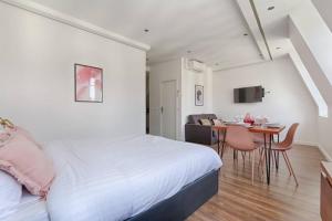 SD11 - Luxury Bright Flat 4P - Heart of Paris