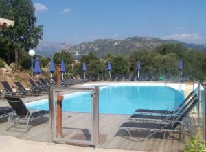 Bazén v ubytování Résidence Odalys San Martinu nebo v jeho okolí