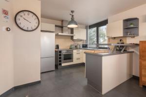 Dapur atau dapur kecil di J and R flanders fields holiday homes