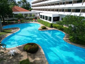 Bazén v ubytování Purimas Beach Hotel & Spa nebo v jeho okolí
