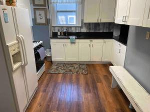 Fotografie z fotogalerie ubytování Cozy 3 & 4 Bed Home 2 Blocks to Hospitals & Lambeau v destinaci Green Bay