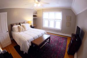 Fotografie z fotogalerie ubytování Cozy 3 & 4 Bed Home 2 Blocks to Hospitals & Lambeau v destinaci Green Bay + 38 fotografií