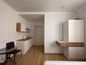 Kuchyň nebo kuchyňský kout v ubytování Middle city Guesthouse