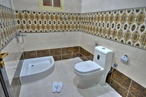 Ένα μπάνιο στο سي مون للشقق الفندقية sea moon hotel +31 φωτογραφίες