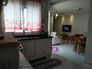 Posezení v ubytování Casa Inteira - 2 Quartos com Ar - Pariquera-Açu - Vila Sossego com Garagem