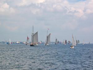 Galeriebild der Unterkunft Hausboot Floating 44 in Laboe - Boot 3 in Laboe