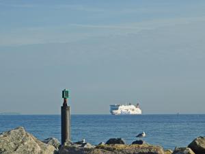 Galeriebild der Unterkunft Hausboot Floating 44 in Laboe - Boot 3 in Laboe