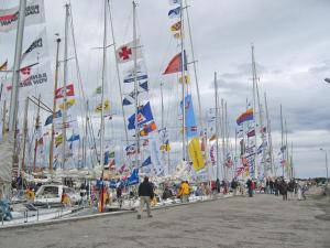 Galeriebild der Unterkunft Hausboot Floating 44 in Laboe - Boot 3 in Laboe