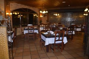 Restaurace v ubytování Complejo Turistico la Pinada