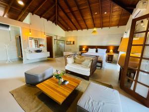 Cama ou camas em um quarto em Hiu Hotel
