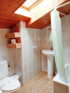 Koupelna v ubytování Casa Pelayo 2