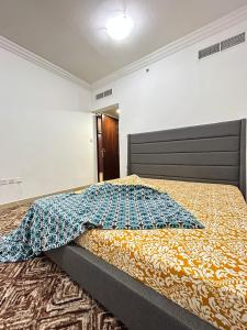 Postel nebo postele na pokoji v ubytování Cozy Shared Retreat One-Bedroom Gem