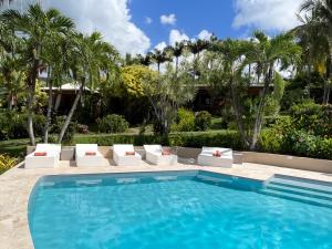 Bazén v ubytování Residence AU 'TI SUCRIER nebo v jeho okolí