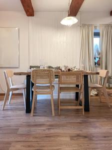 Fotografia z galérie ubytovania Pine & Oak Holiday Home v destinácii Fužine