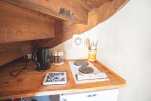 Kuchyň nebo kuchyňský kout v ubytování Moulin de Boiscorde au Centre du Perche