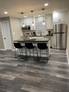 Η κουζίνα ή μικρή κουζίνα στο Apt 2- High Plains Lodge at Nomad Landing +7 φωτογραφίες
