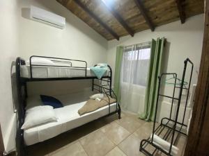 Cabañas Litos #3 tesisinde bir ranza yatağı veya ranza yatakları