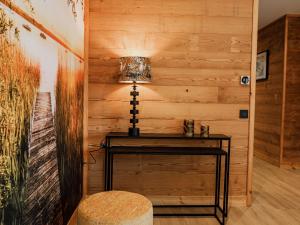 Fotografia z galérie ubytovania Lodge PMR avec jacuzzi privatif, accès spa et activités au bord du golf! - FR-1-582-372 v destinácii Le Chambon-sur-Lignon