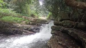 Paesaggio naturale nelle vicinanze del campeggio