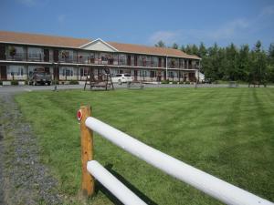 Gallery image of Bishops Country Inn Motel in Jackman