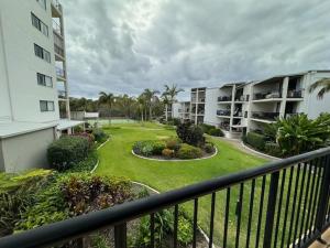 Aed väljaspool majutusasutust Serene 3BR Beachfront Retreat, Relax & Reconnect