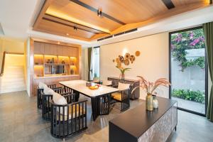 Restaurace v ubytování The Five Villas & Resort Ninh Binh