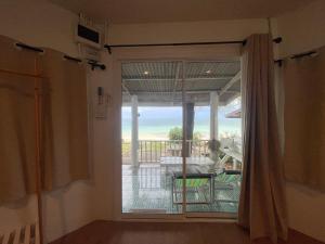 En balkong eller terrasse på Apache Loongdum Koh Samed