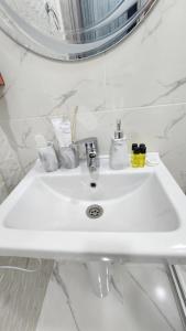 Ένα μπάνιο στο Luxor Rabath