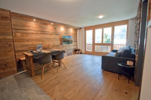 Ruang duduk di Z Suite Zermatt